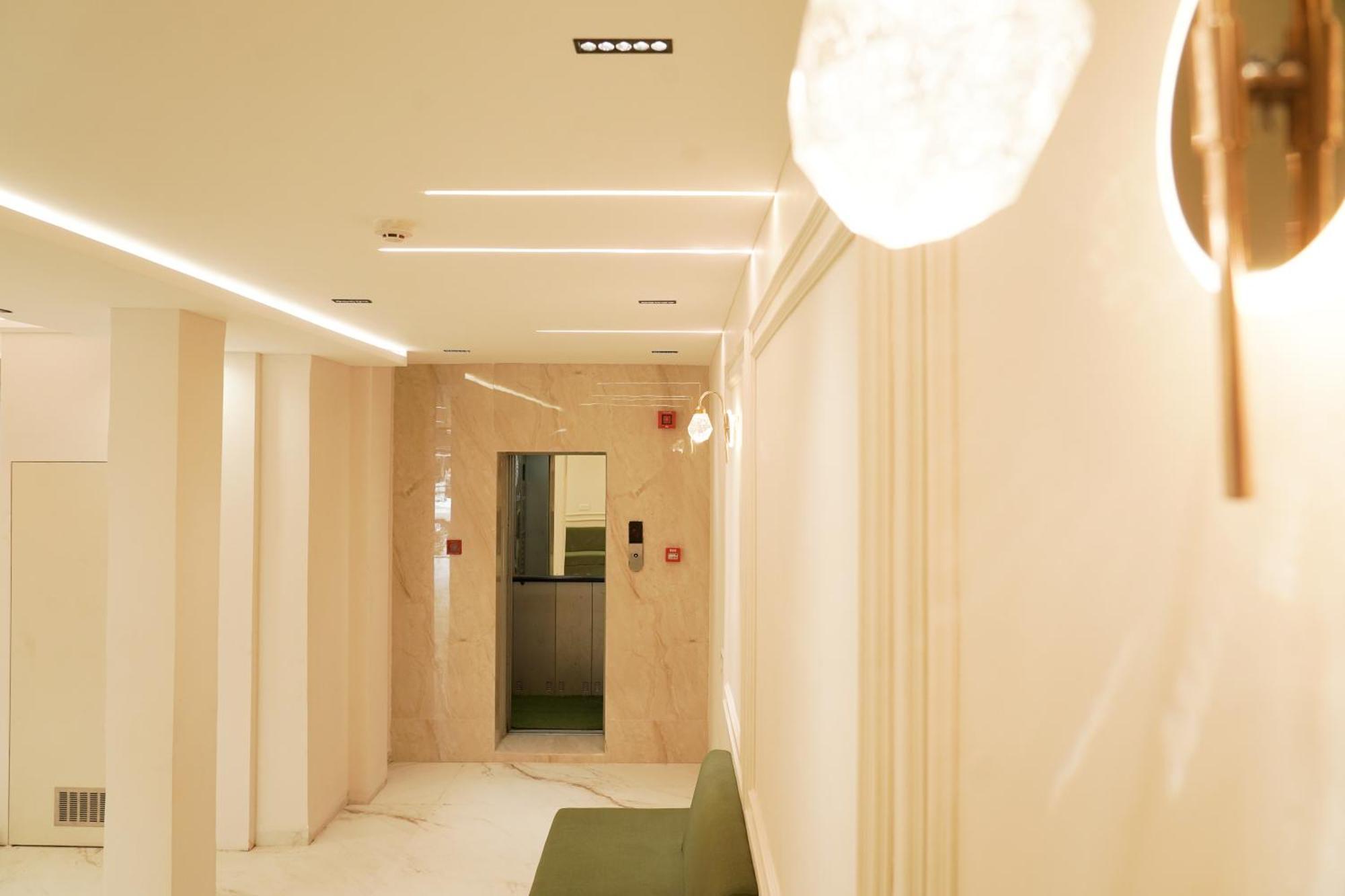 Hotel Suryodaya 우자인 외부 사진